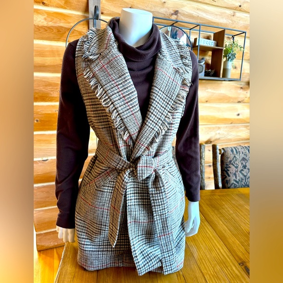 Democracy Long Fringed Vest - Picture 5 of 7